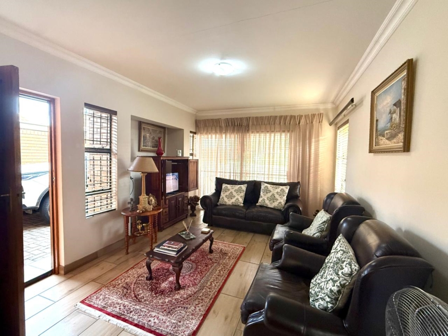 1 Bedroom Property for Sale in Langenhovenpark Free State